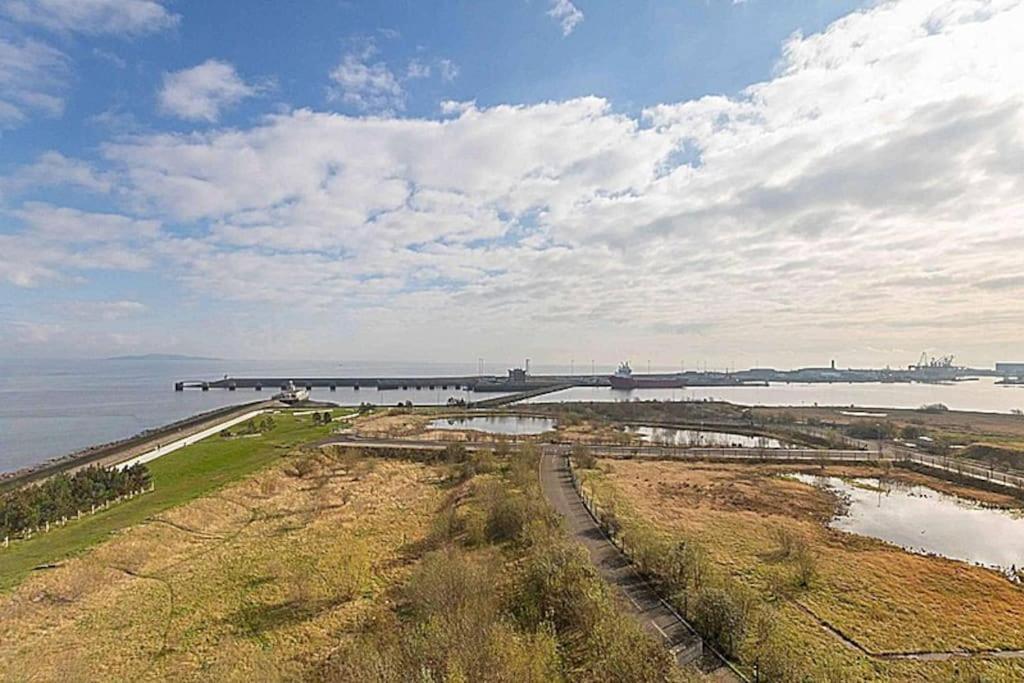 Modern 2 Bed Apartment With Stunning Seaside View EDI Buitenkant foto