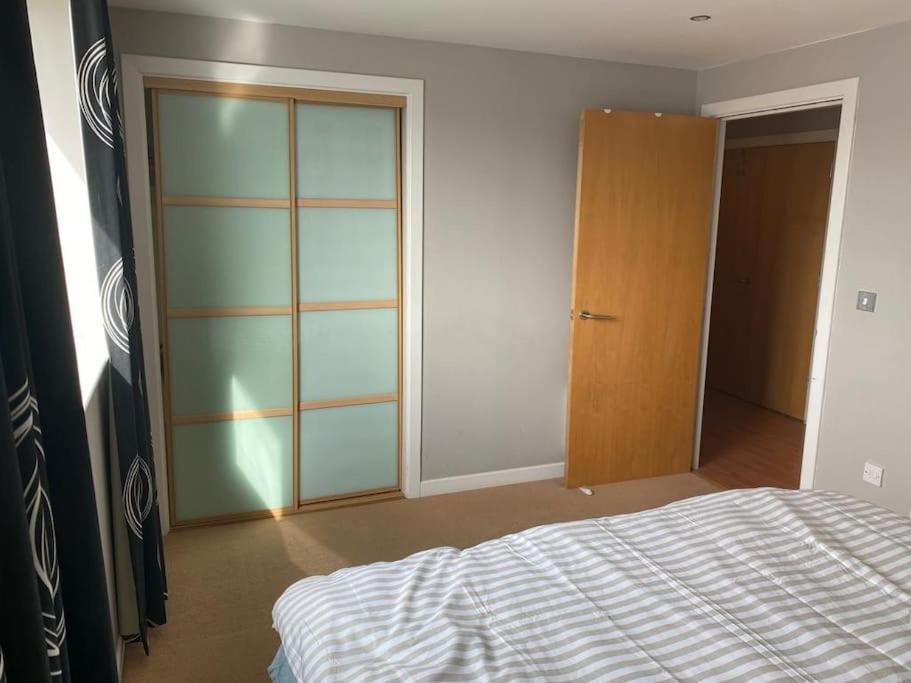 Modern 2 Bed Apartment With Stunning Seaside View EDI Buitenkant foto
