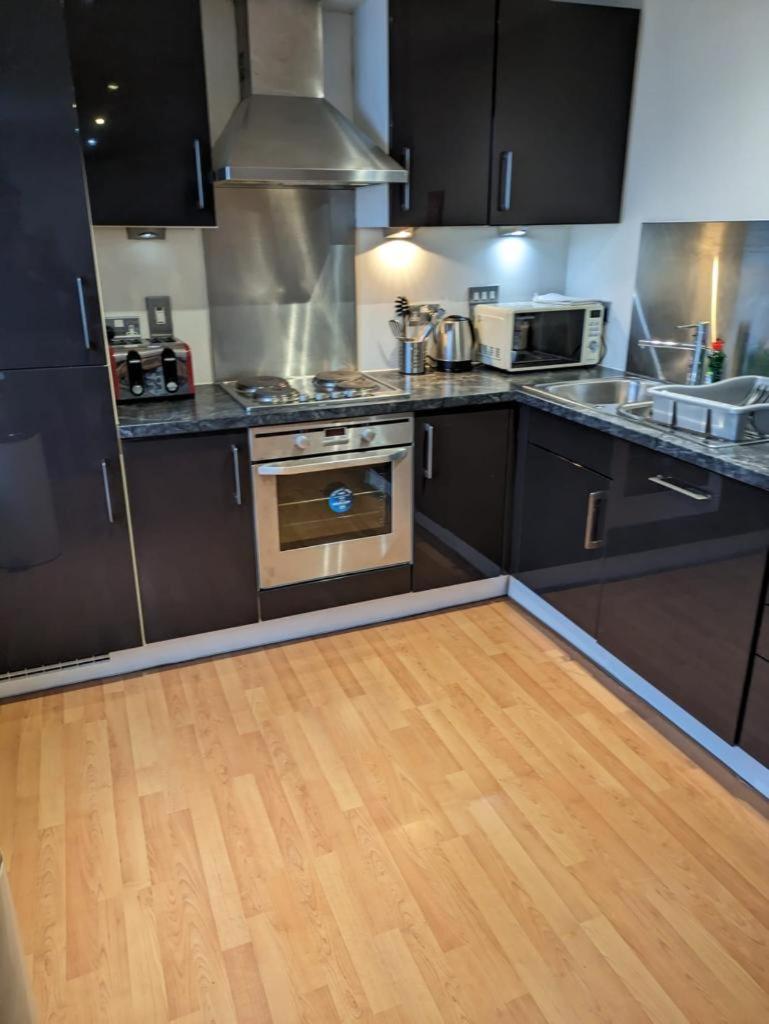 Modern 2 Bed Apartment With Stunning Seaside View EDI Buitenkant foto